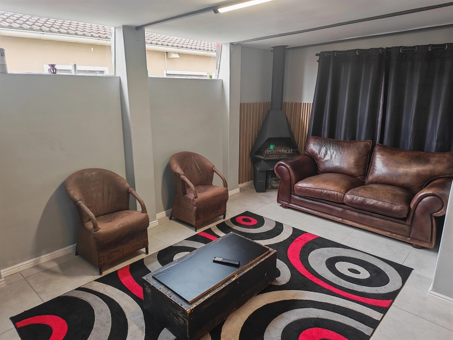 4 Bedroom Property for Sale in Gustrouw Western Cape